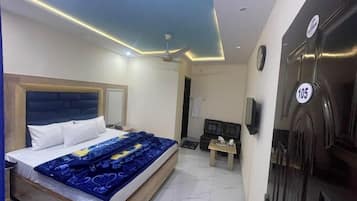 Phòng đôi Deluxe | Phòng cách âm, bàn ủi/dụng cụ ủi quần áo