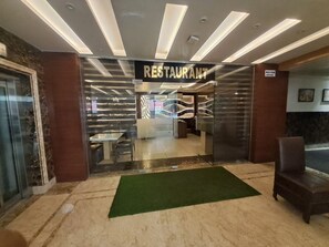 Lobby - Hotel Vitthal Prayagraj (Prayagraj)