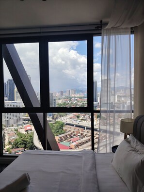 Suite estudio | Tabla de planchar con plancha y wifi gratis 