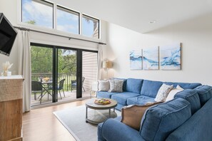 Smart TV - Great golf view, includes access to club amenities (Seabrook Island)