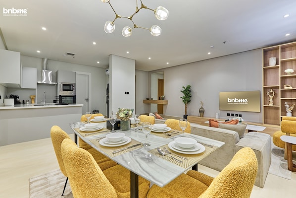 Apartment, 3 Bedrooms, Kitchen | In-room dining