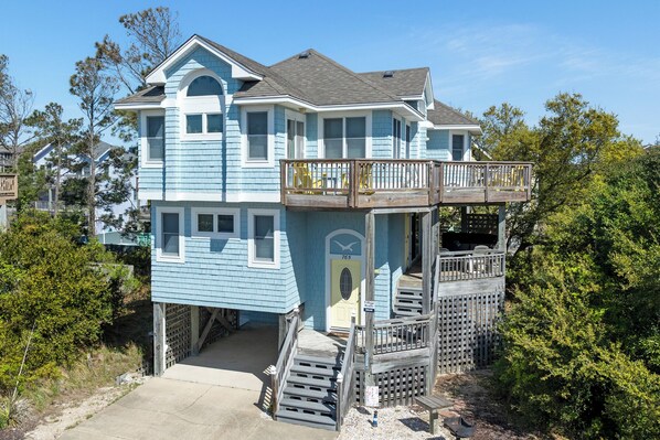 Exterior - Bayberry Breeze: Oceanside, Hot Tub, Dog-Friendly (Corolla)