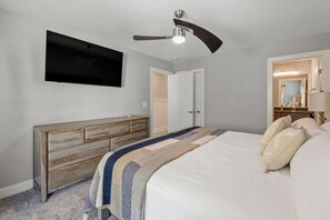 5 bedrooms, iron/ironing board, WiFi, bed sheets - Modern Sound: New Build, Pool, Elevator, Rec Room (Corolla)