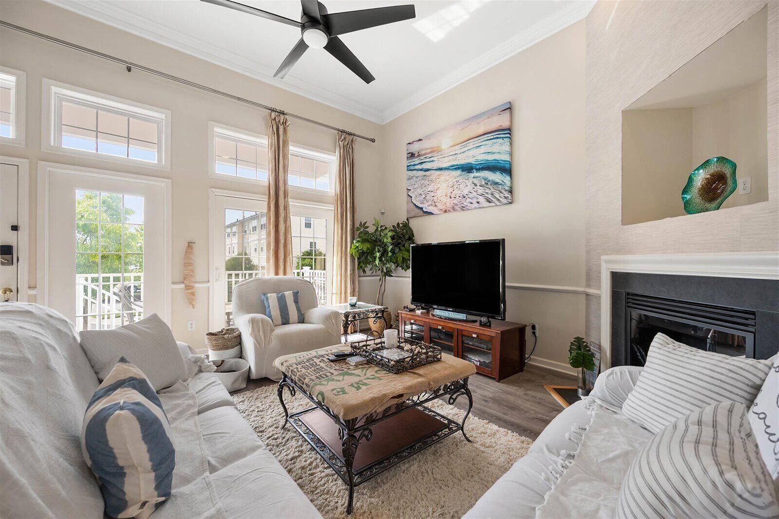 3 Bedroom Townhome in Bayside, Berlin!