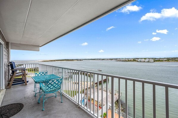 Outdoor dining - One of a Kind Direct Bay Views From This 3 Bedroom (Ocean City)