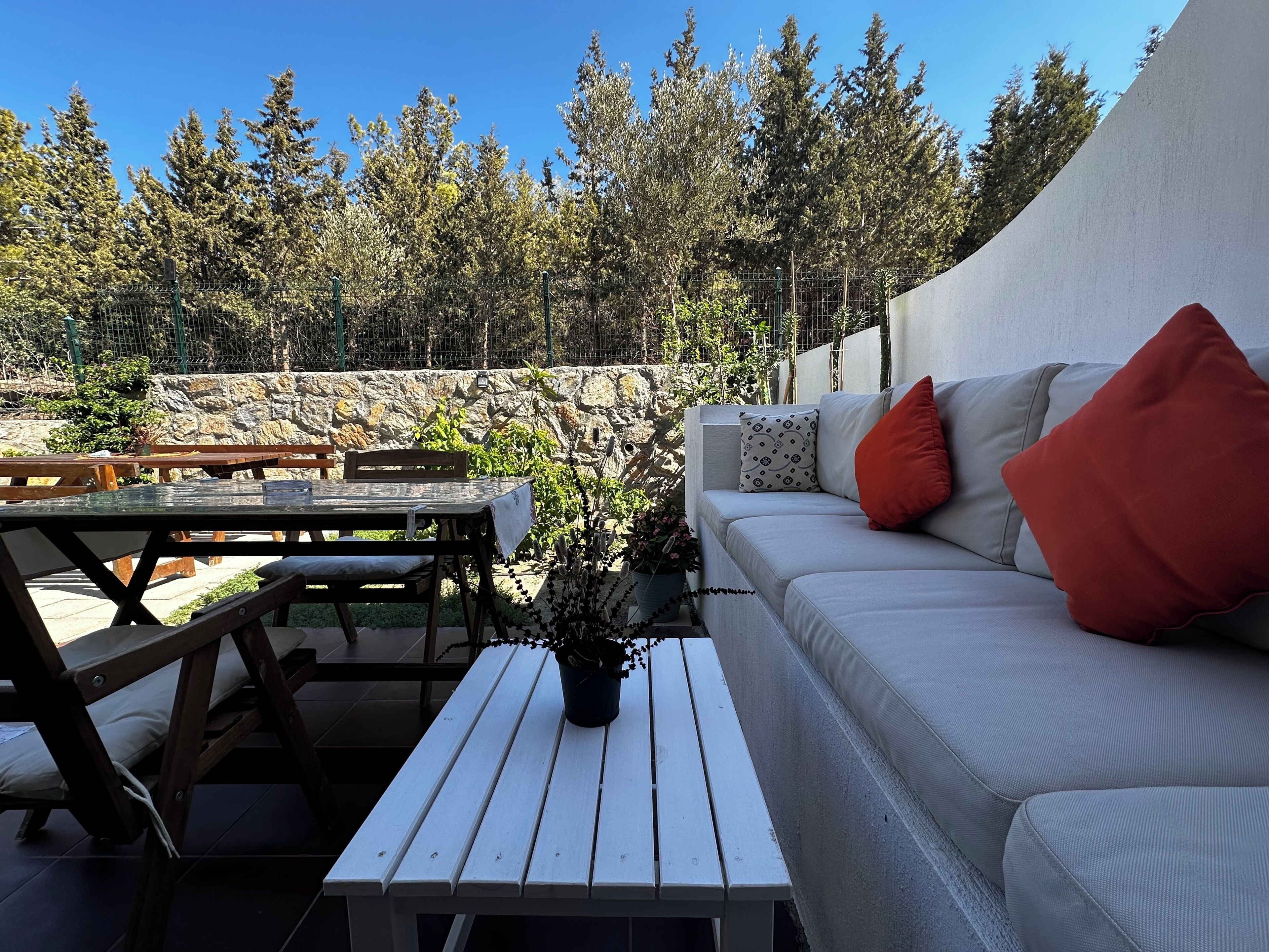 Familie villa, 2 slaapkamers, keuken, tuin | Terras