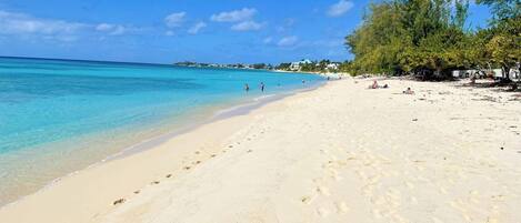Sur la plage, serviettes de plage