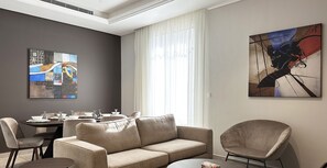 Appartement Design, 3 chambres | Coin séjour | Télévision à écran plat