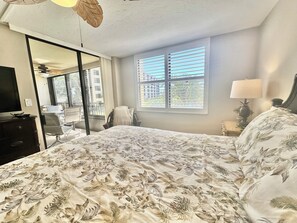 2 bedrooms, iron/ironing board, free WiFi, bed sheets - Gulf and Bay Club C204 (Siesta Key)