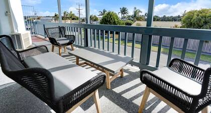 Mimada Escape: Escape to this cozy property in the heart of Lakes Entrance.