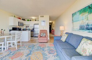 Condo, 1 Bedroom | Living area