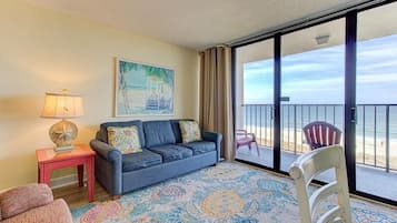 Condo, 1 Bedroom | Living area