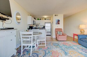 Condo, 1 Bedroom | Dining