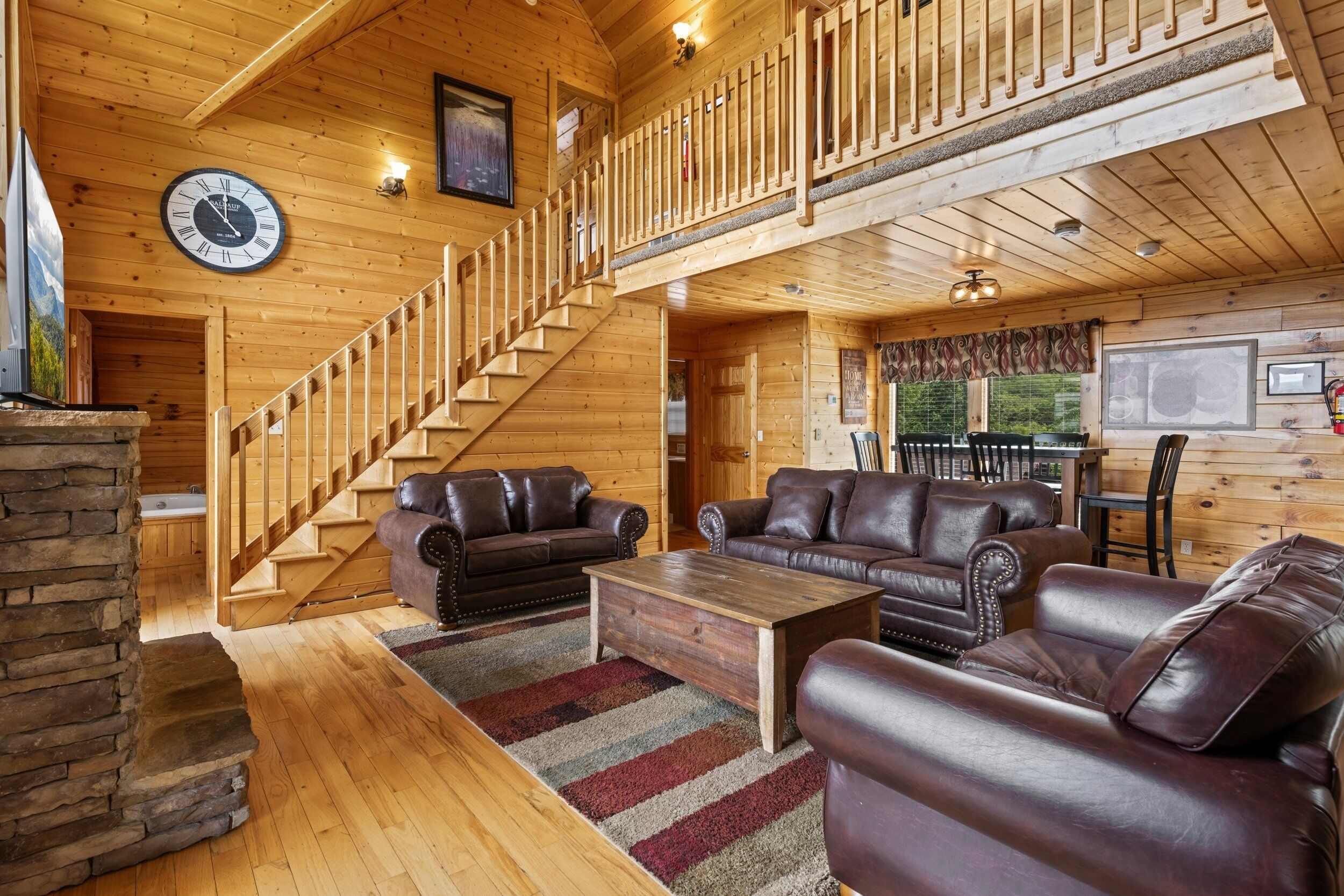 Cabin, 6 Bedrooms | Living area