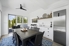 Dining - Seaside Serenity - Stone Harbor, NJ (Stone Harbor)