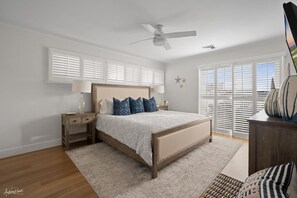 4 bedrooms, iron/ironing board, WiFi