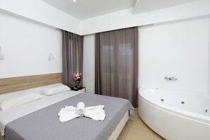1 bedroom, free WiFi, bed sheets - Verykokkos Pension I (Naxos)