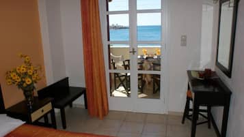 Cabin | 1 bedroom, desk, free WiFi, bed sheets