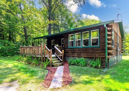 Lakewood Log cabin with ATV access close to town