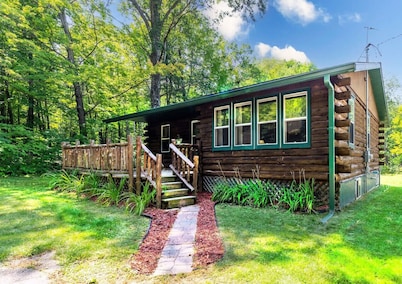Lakewood Log cabin with ATV access close to town
