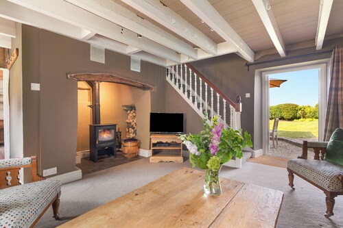 Lovely 2-bed Cottage in St Brides, Pembrokeshire