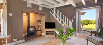 Lovely 2-bed Cottage in St Brides, Pembrokeshire