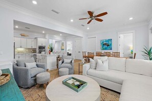 Smart TV, ping pong, books - Prominence Next to The Big Chill! 6-Seater LSV/Golf Cart, 4 Bikes, GULF VIEWS! (Alys Beach)