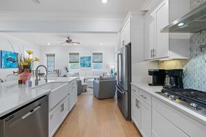 Fridge, microwave, oven, stovetop - Prominence Next to The Big Chill! 6-Seater LSV/Golf Cart, 4 Bikes, GULF VIEWS! (Alys Beach)