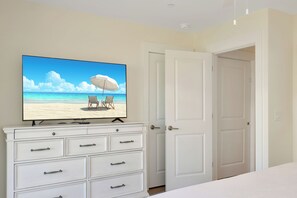 4 bedrooms, free WiFi, bed sheets - Sunset CSB K66: Beach & Pool Views 4 Master Suites (Cape San Blas)