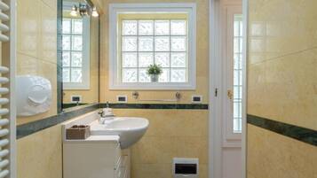 Haartrockner, Handtücher