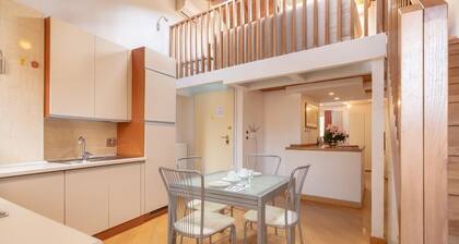 Santo Stefano Apts Entire Stairs A 5 APT