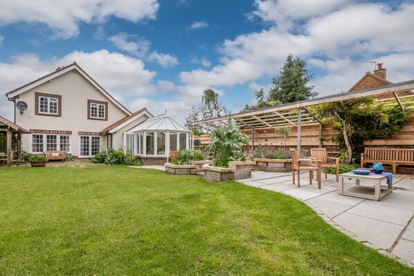 Terrace/patio - Perrystone Cottage (8), Burnham Market, Norfolk (Burnham Market)