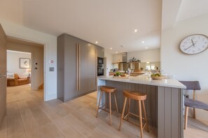 Microwave, dishwasher, coffee/tea maker