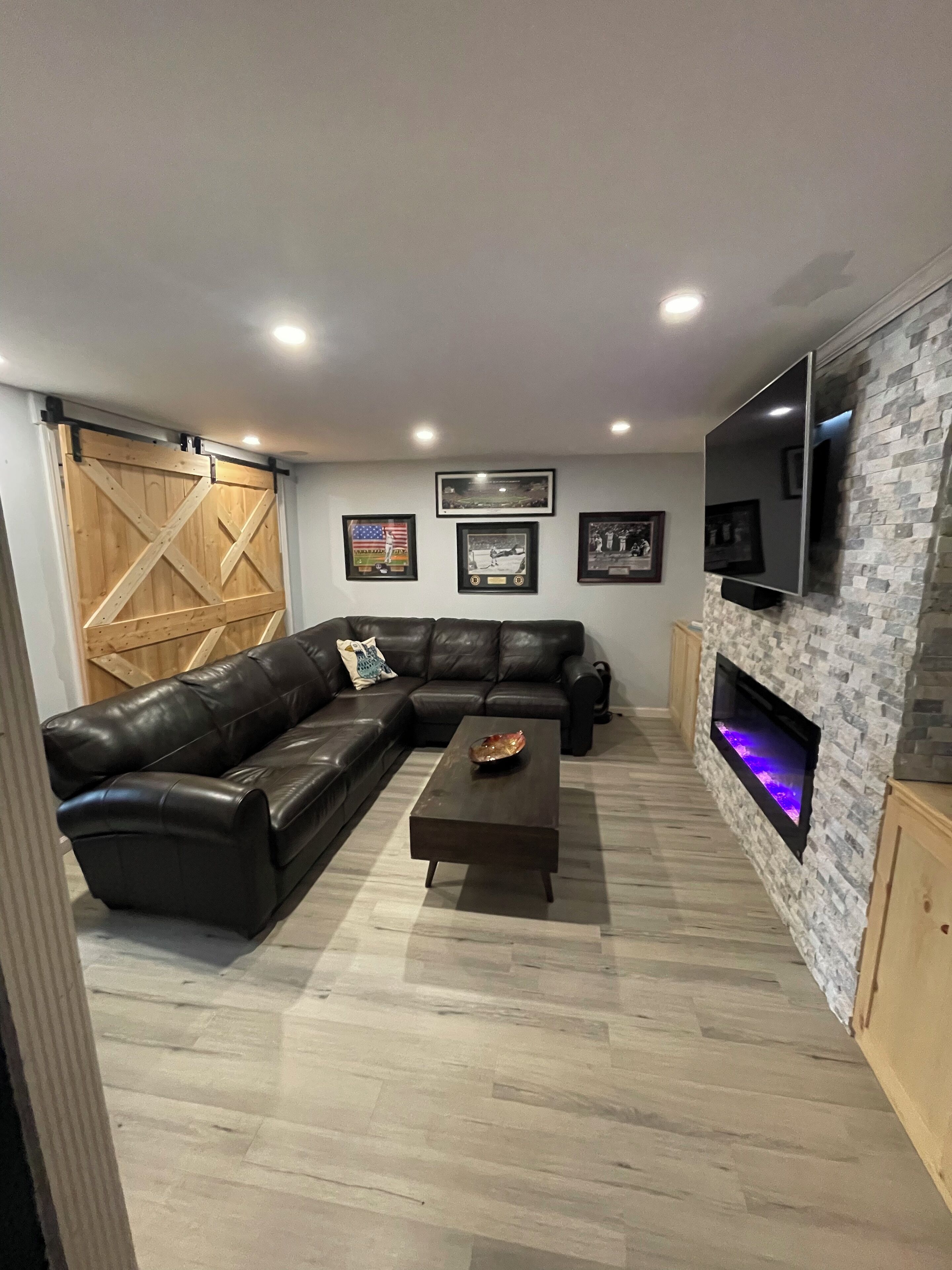 Smart TV, fireplace