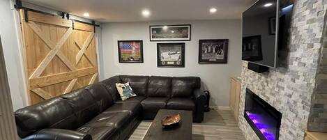 Smart TV, fireplace