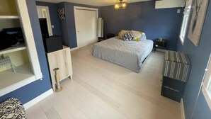 3 bedrooms, iron/ironing board, WiFi, bed sheets - Family friendly, Pet Friendly House in Port Norfolk! Hidden Gem! (Boston)