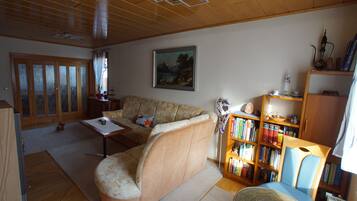 Smart-TV, Kamin, Stereoanlage