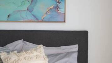 2 bedrooms, desk, iron/ironing board, free WiFi