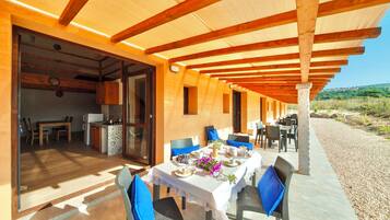 Tetőtéri szoba | Terasz/udvar