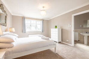5 chambres, fer et planche Ă repasser, accĂšs au Wi-Fi (inclus)
