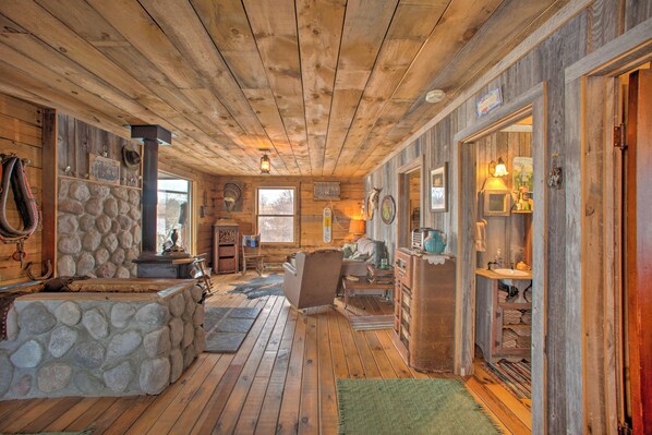 House (2 Bedrooms) | Interior