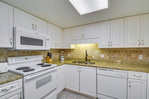 Apartment (3 Bedrooms) | Interior - Pool on the Beach: Airy Orange Beach Condo! (Orange Beach)