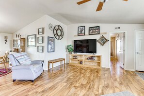 House (3 Bedrooms) | Interior - Morristown Home w/ Private Pool & Covered Patio! (Morristown)