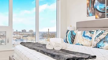 1 bedroom, desk, iron/ironing board, WiFi