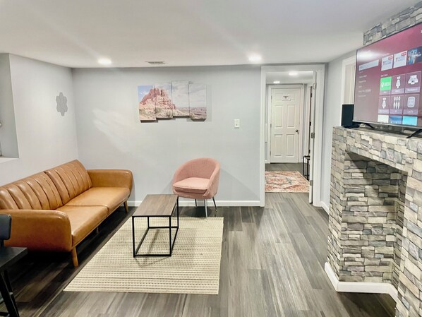 Interior - Beautiful 1 BR Apt Basment,35 min to NYC (Newark)