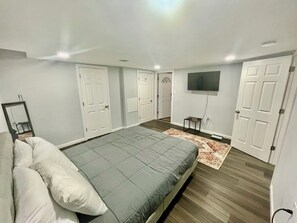 1 bedroom, iron/ironing board, free WiFi, bed sheets - Beautiful 1 BR Apt Basment,35 min to NYC (Newark)