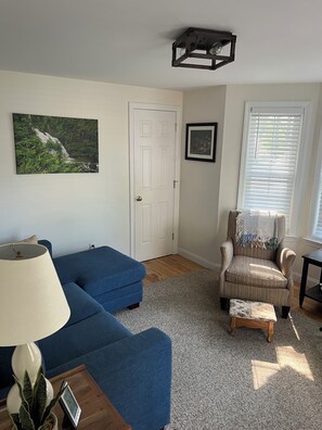 TV, books - You'll be just a few steps from the beach (Old Orchard Beach)