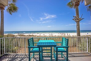 Outdoor dining - Beautiful Sunrise~Sunset 1st floor views w/Parking (Panama City Beach)