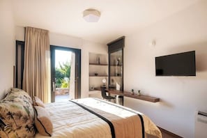 3 chambres, fer et planche à repasser, Wi-Fi, draps fournis