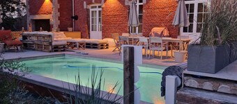 villa with swimming pool and sauna for up to 20 people